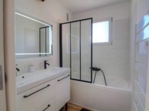 salle de bain Entreprise de rénovation immobilière tout corps d’état à Antibes